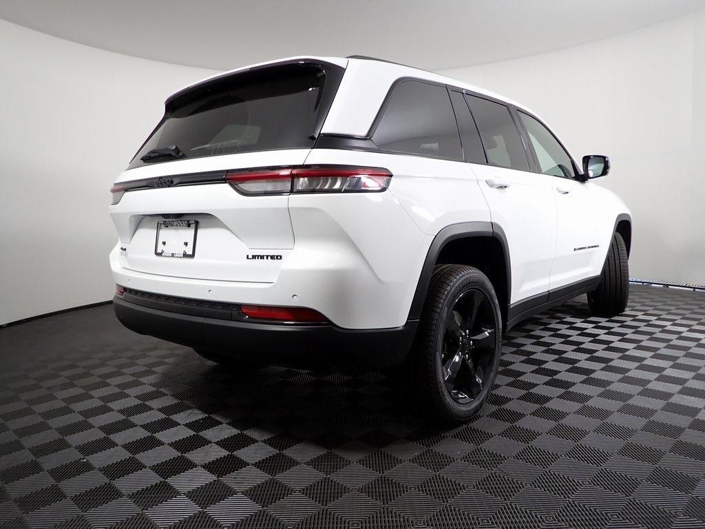 new 2025 Jeep Grand Cherokee car, priced at $46,000