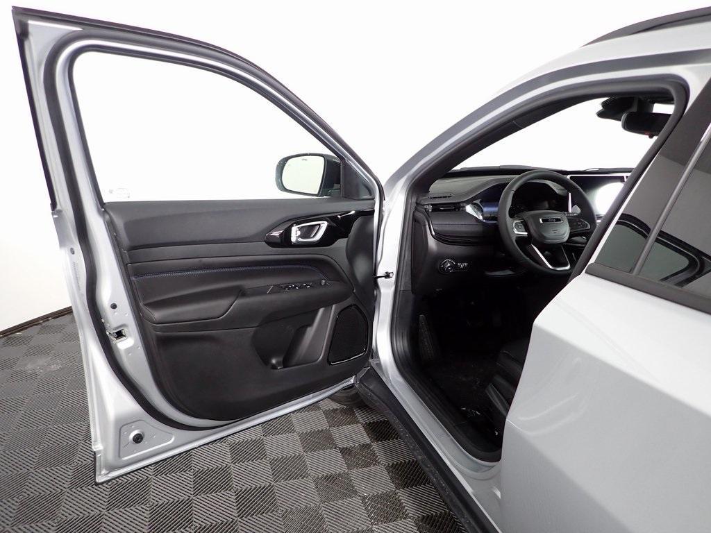 new 2026 Jeep Compass car, priced at $32,580