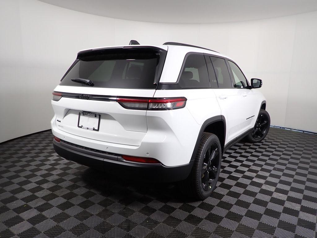 new 2026 Jeep Grand Cherokee car, priced at $43,123