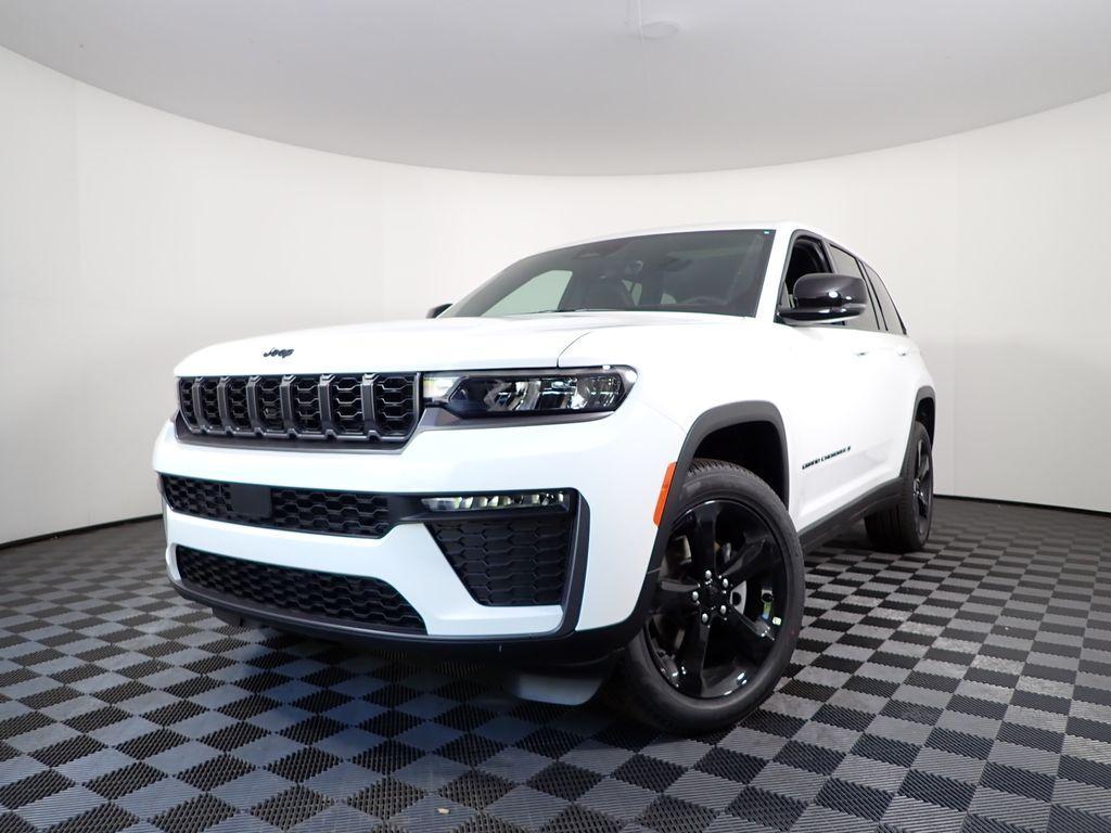 new 2026 Jeep Grand Cherokee car, priced at $43,123