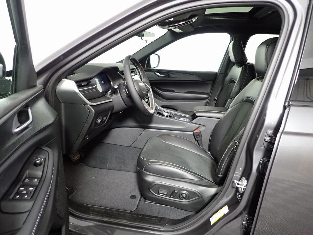 new 2025 Jeep Grand Cherokee L car, priced at $43,189