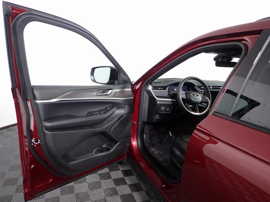 new 2025 Jeep Grand Cherokee L car, priced at $48,758