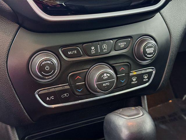 used 2019 Jeep Cherokee car, priced at $10,990