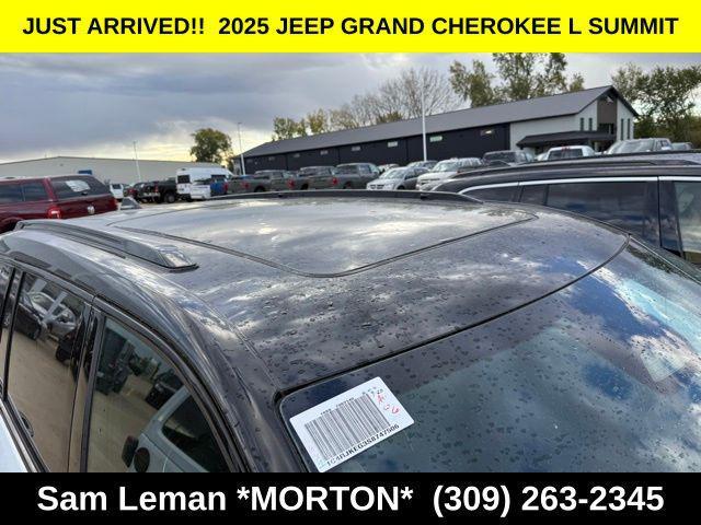 new 2025 Jeep Grand Cherokee L car, priced at $57,985