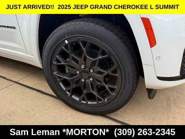 new 2025 Jeep Grand Cherokee L car, priced at $57,985