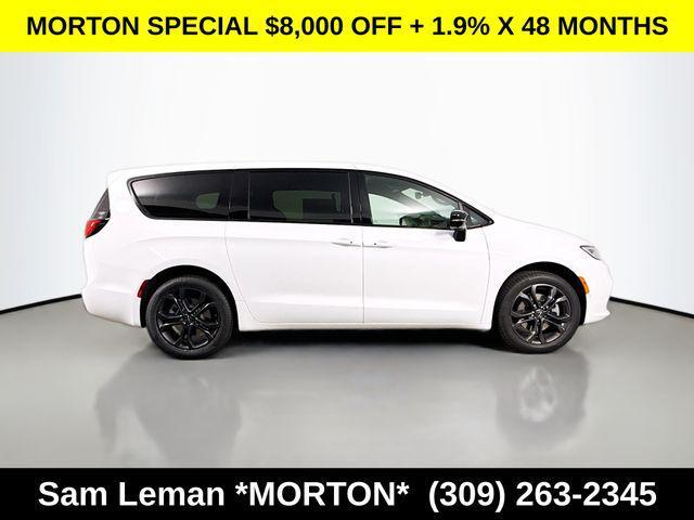 new 2026 Chrysler Pacifica car, priced at $44,717