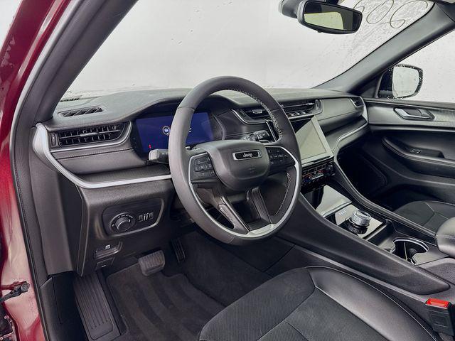 used 2024 Jeep Grand Cherokee car, priced at $31,406