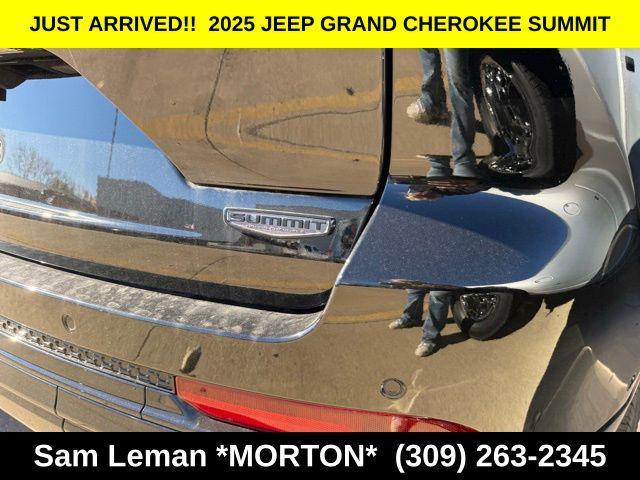 new 2025 Jeep Grand Cherokee car, priced at $56,080