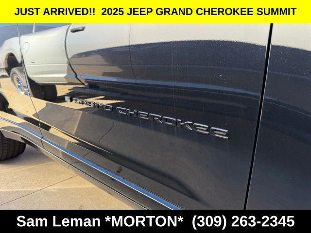 new 2025 Jeep Grand Cherokee car, priced at $56,080