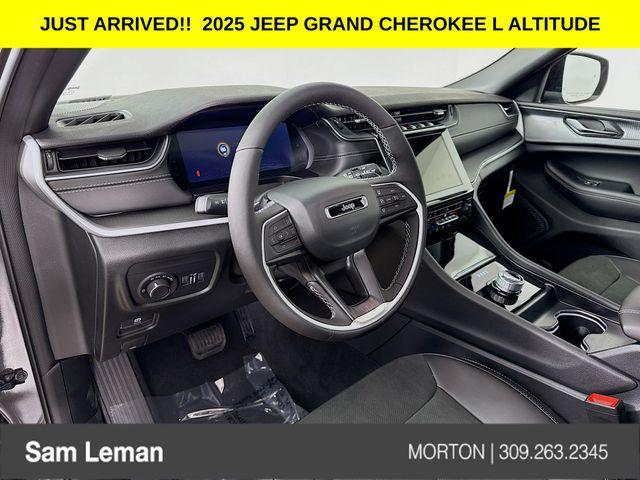 new 2025 Jeep Grand Cherokee L car, priced at $42,225
