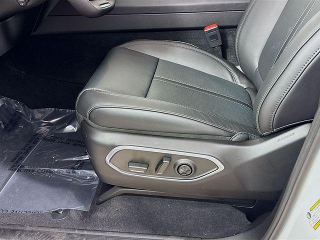 new 2026 Jeep Grand Wagoneer car, priced at $73,197