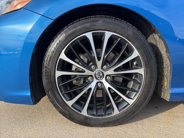 used 2018 Toyota Camry Hybrid car, priced at $17,998