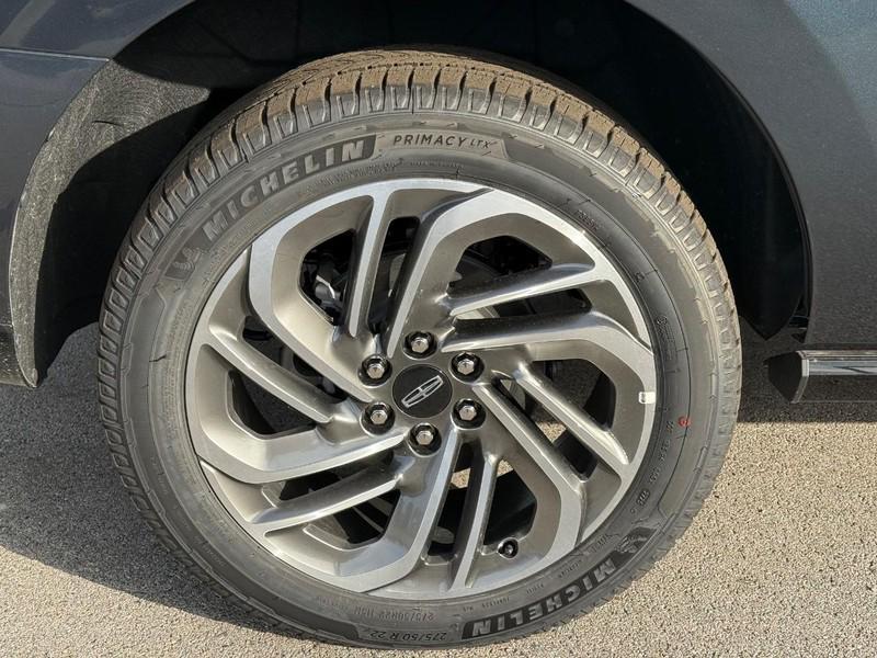 new 2025 Lincoln Navigator car, priced at $98,822