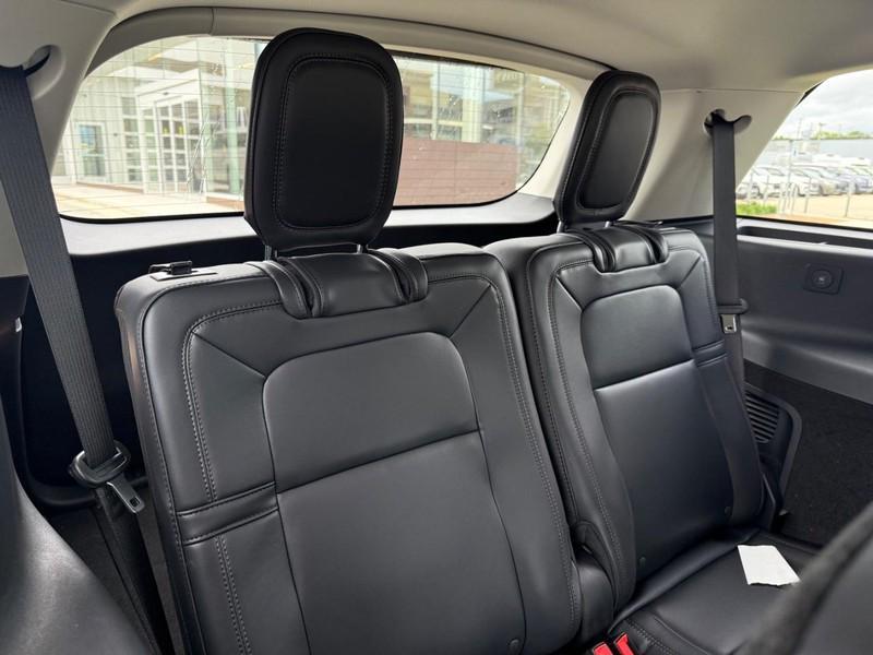 new 2025 Lincoln Aviator car, priced at $68,918