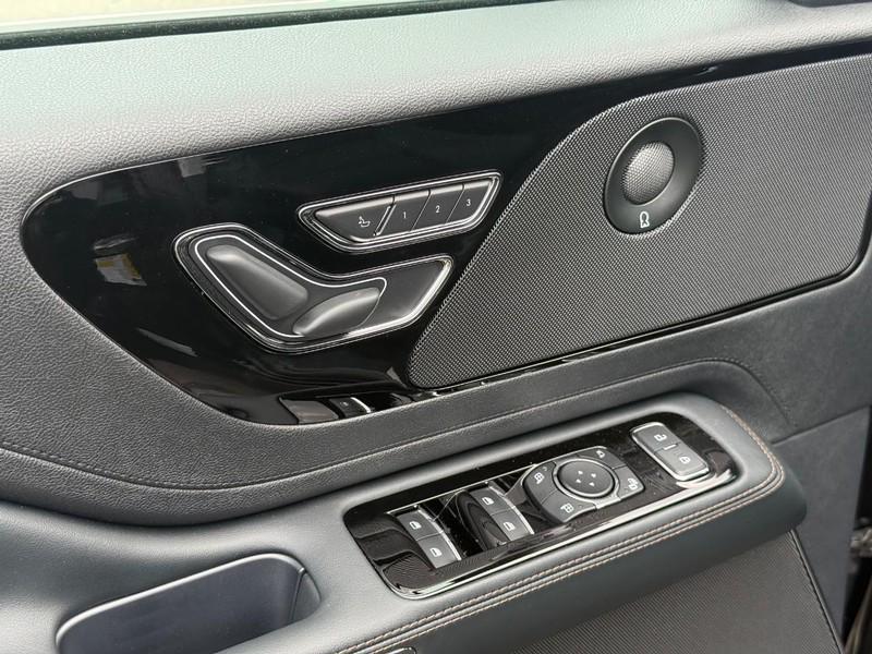 new 2025 Lincoln Aviator car, priced at $68,918