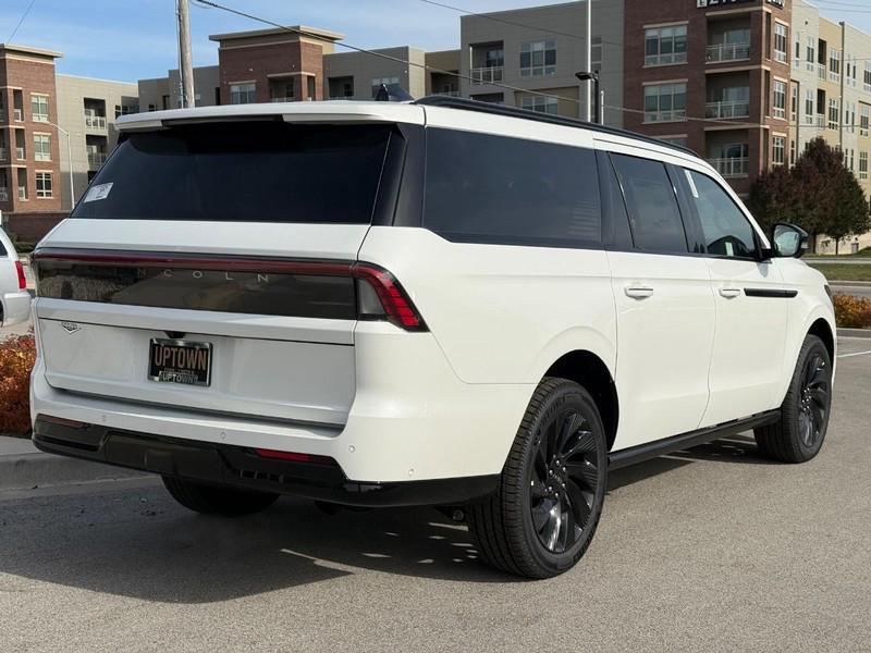 new 2025 Lincoln Navigator car, priced at $105,778