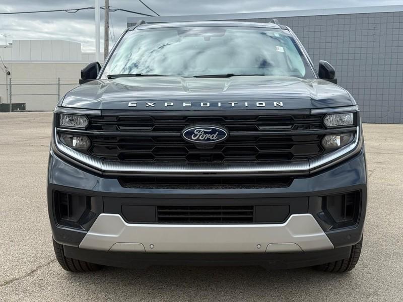 new 2026 Ford Expedition car, priced at $77,674