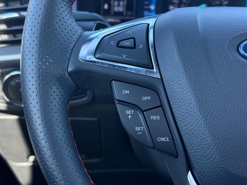 used 2024 Ford Edge car, priced at $32,995