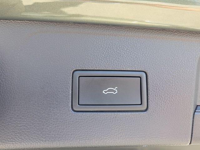 used 2026 Volkswagen Atlas car, priced at $39,577