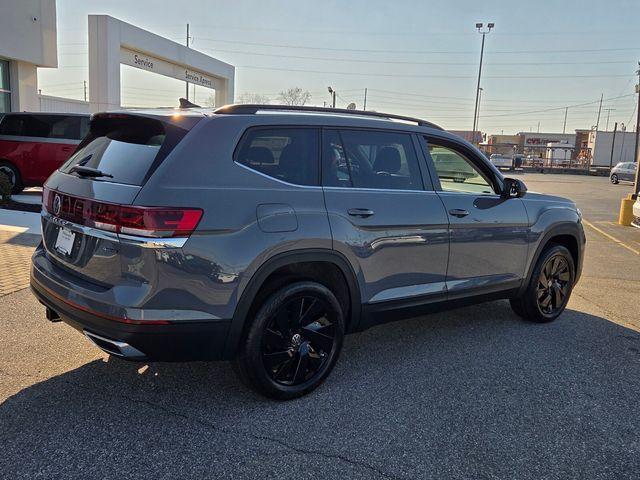 new 2026 Volkswagen Atlas car, priced at $43,809