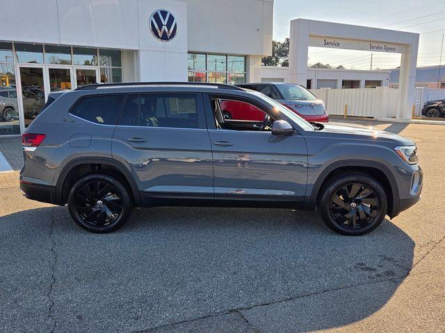 new 2026 Volkswagen Atlas car, priced at $43,809