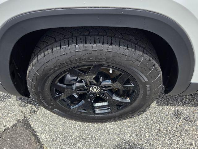 new 2026 Volkswagen Atlas car, priced at $45,573