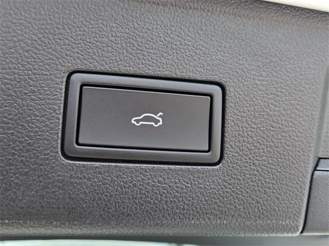 new 2026 Volkswagen Atlas car, priced at $44,039