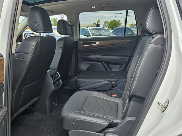 new 2026 Volkswagen Atlas car, priced at $44,039