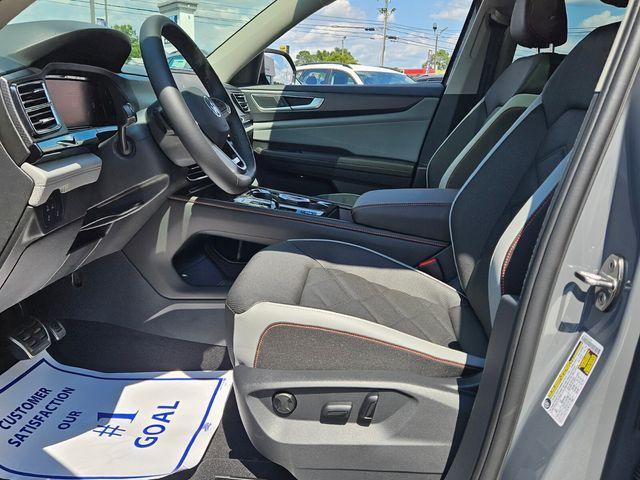 new 2026 Volkswagen Atlas car, priced at $45,285