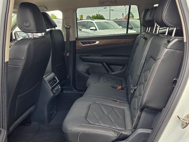 new 2026 Volkswagen Atlas car, priced at $37,384