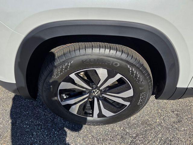 new 2026 Volkswagen Atlas car, priced at $37,384