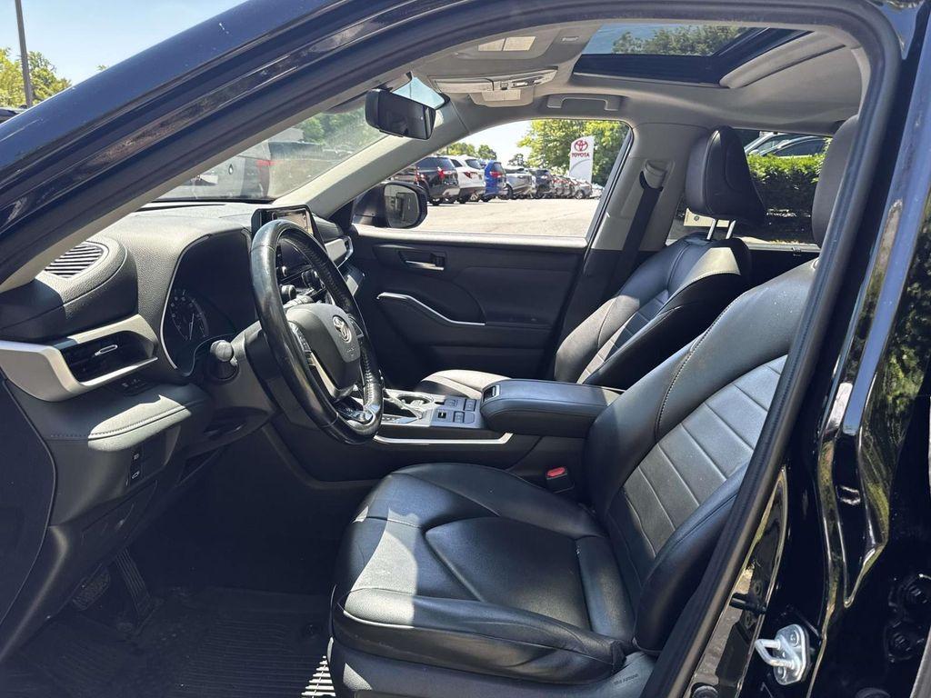 used 2021 Toyota Highlander car, priced at $31,163