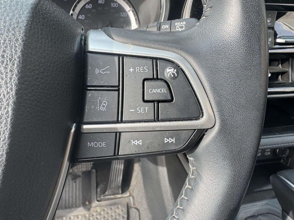 used 2023 Toyota Highlander car, priced at $35,588