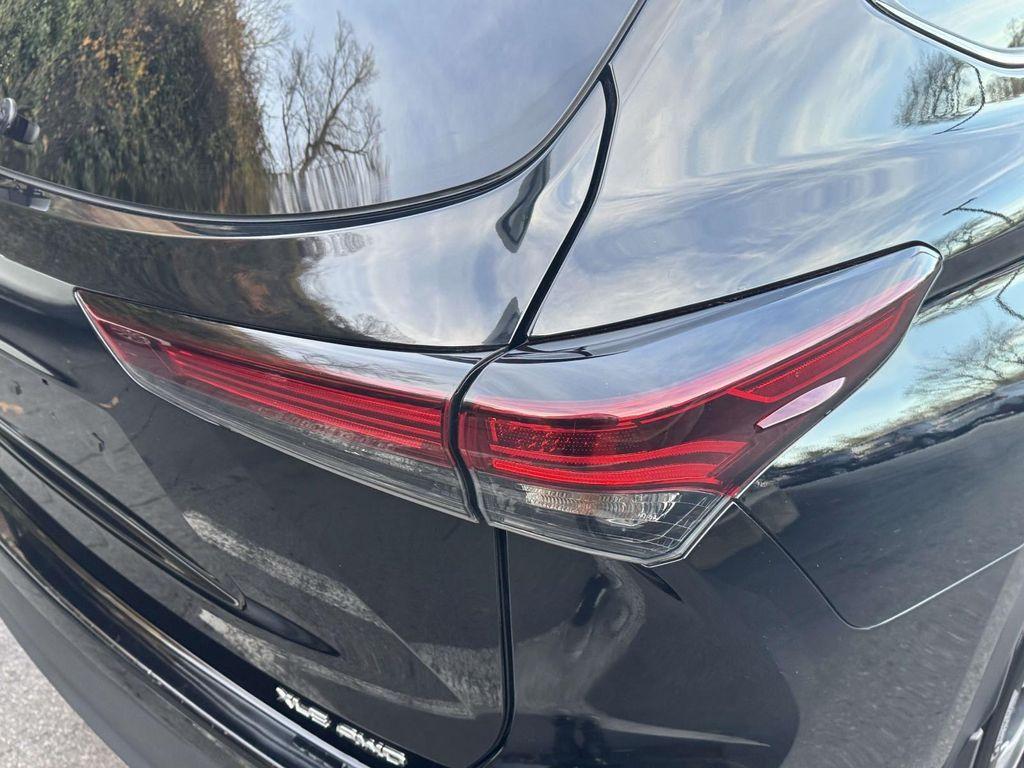 used 2025 Toyota Highlander car, priced at $36,888