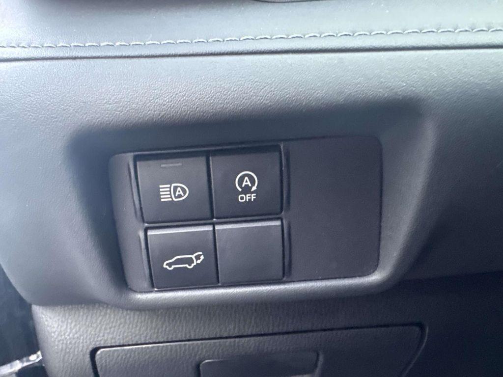 used 2025 Toyota Highlander car, priced at $36,888