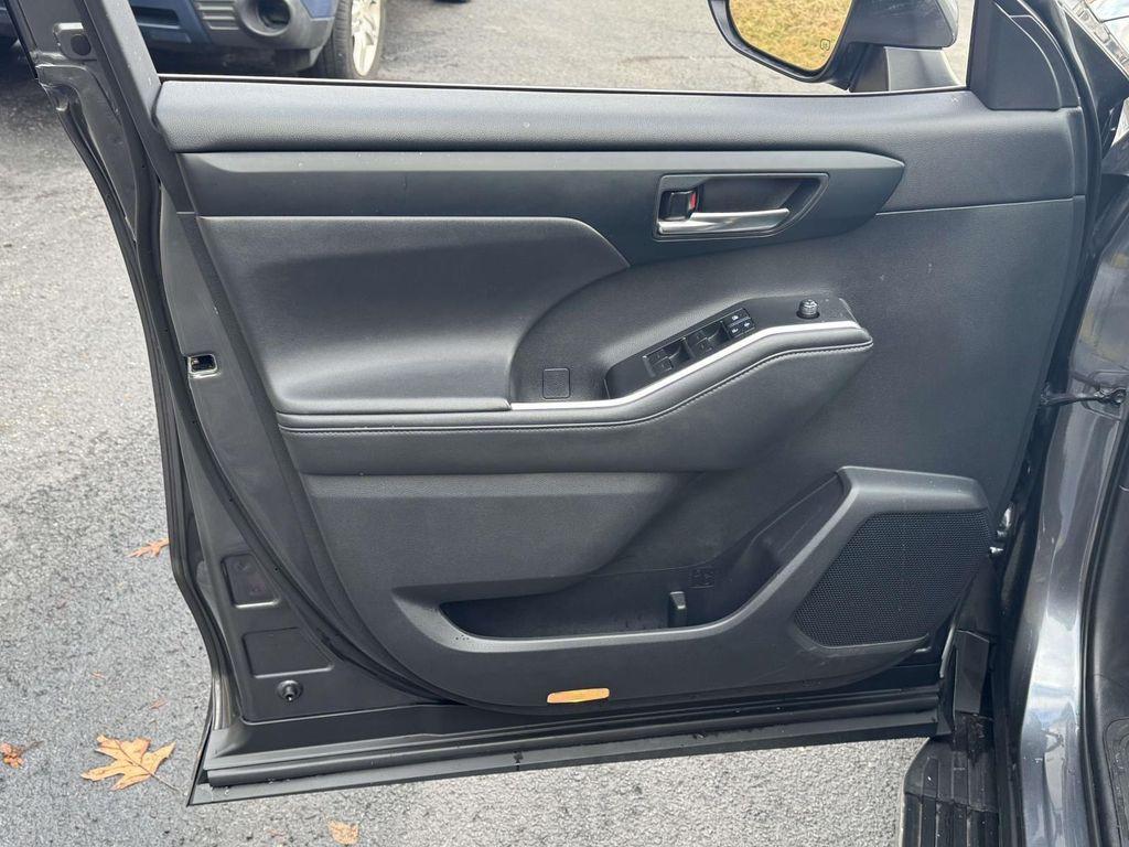 used 2020 Toyota Highlander car, priced at $26,988