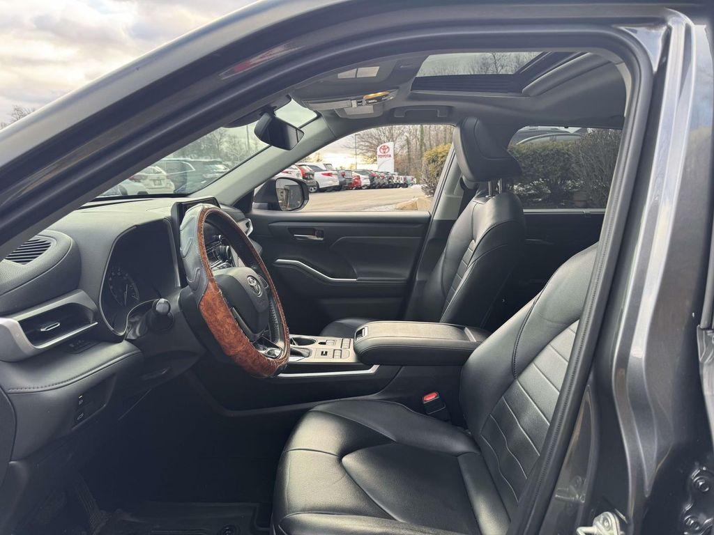 used 2020 Toyota Highlander car, priced at $26,988