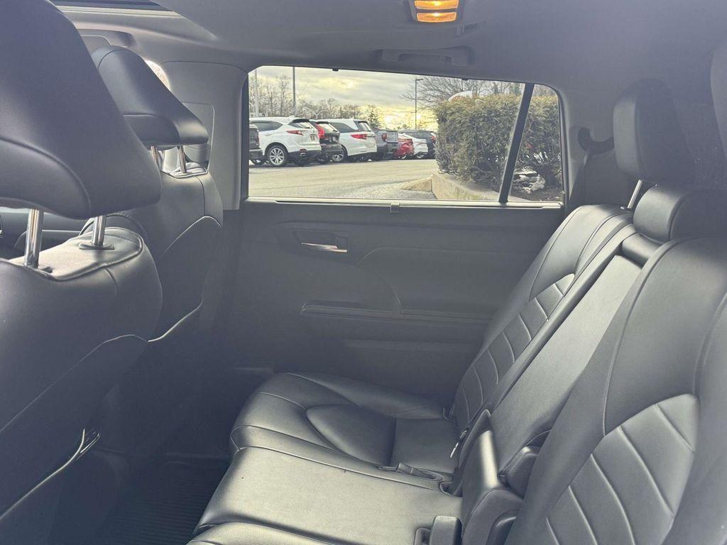 used 2020 Toyota Highlander car, priced at $26,988