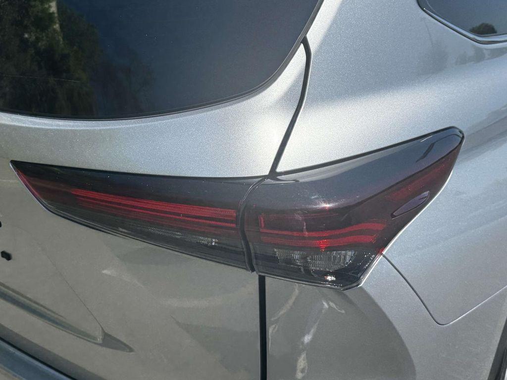 used 2024 Toyota Highlander car, priced at $37,763