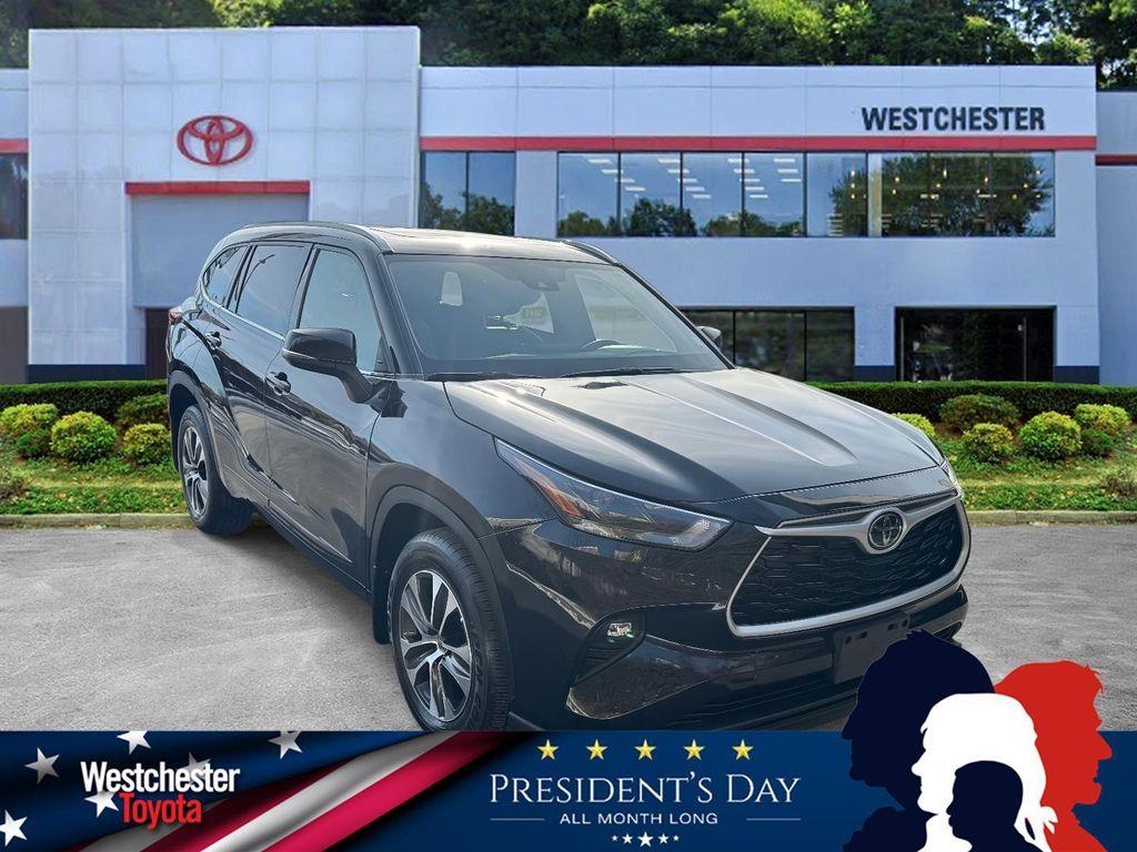 used 2022 Toyota Highlander car, priced at $33,988
