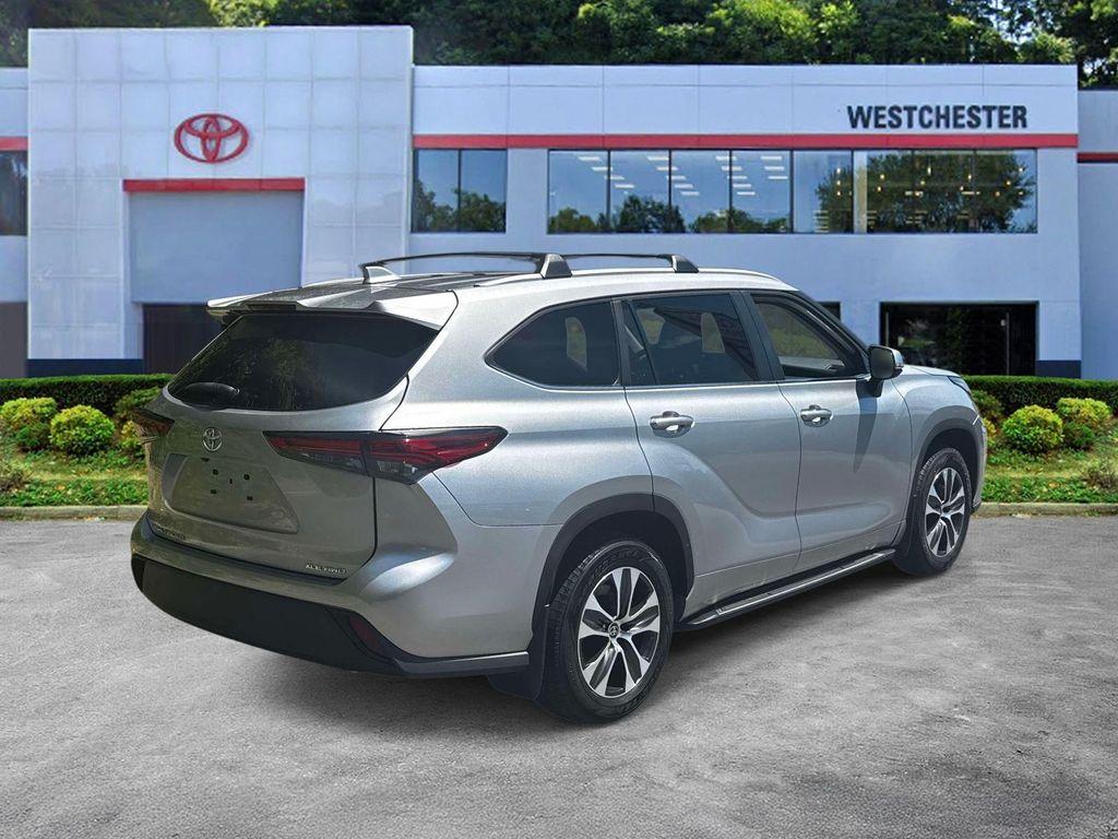 used 2023 Toyota Highlander car, priced at $37,163