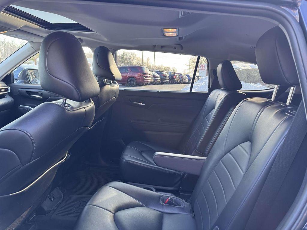 used 2022 Toyota Highlander car, priced at $30,888