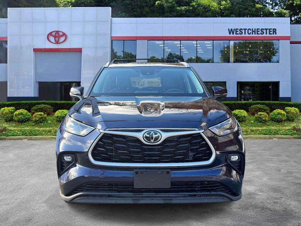 used 2022 Toyota Highlander car, priced at $30,888