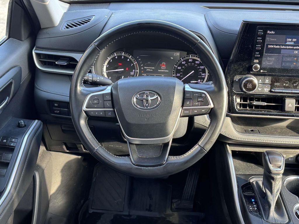 used 2022 Toyota Highlander car, priced at $30,888