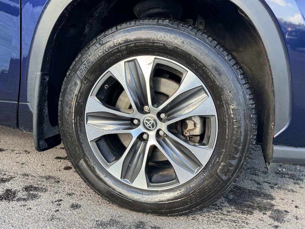 used 2022 Toyota Highlander car, priced at $30,888