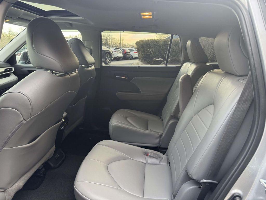 used 2022 Toyota Highlander car, priced at $30,988