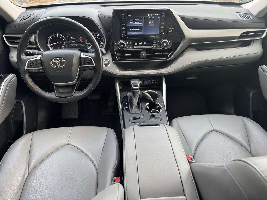 used 2022 Toyota Highlander car, priced at $30,988