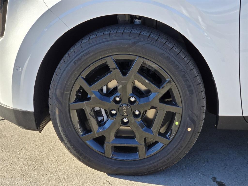 new 2026 Kia Carnival Hybrid car, priced at $53,275