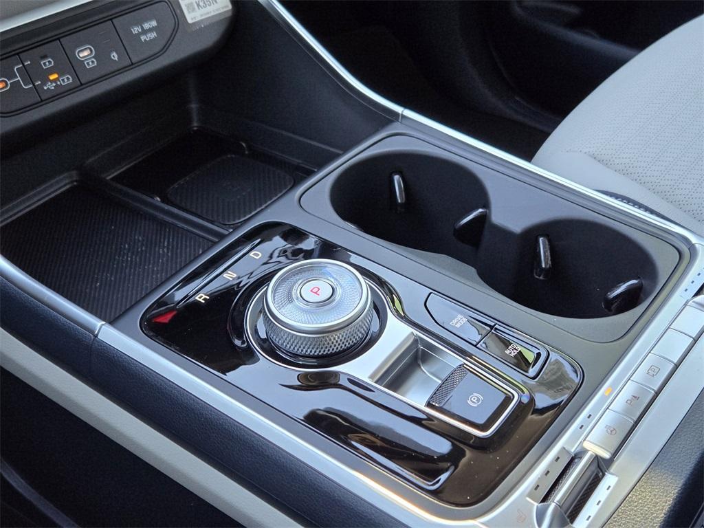 new 2026 Kia Carnival Hybrid car, priced at $53,275