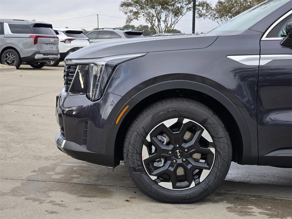 new 2026 Kia Sorento car, priced at $33,924